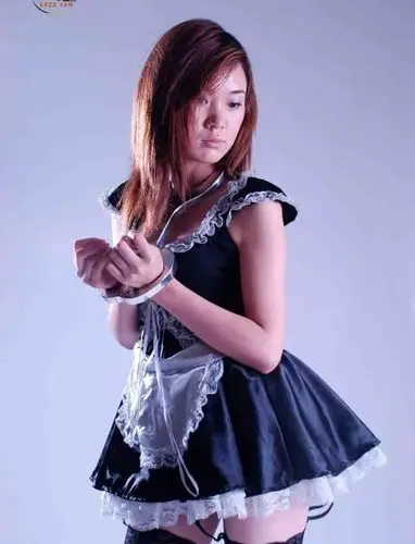 【转载】玉手粉颈钢镣铐-美奥优品