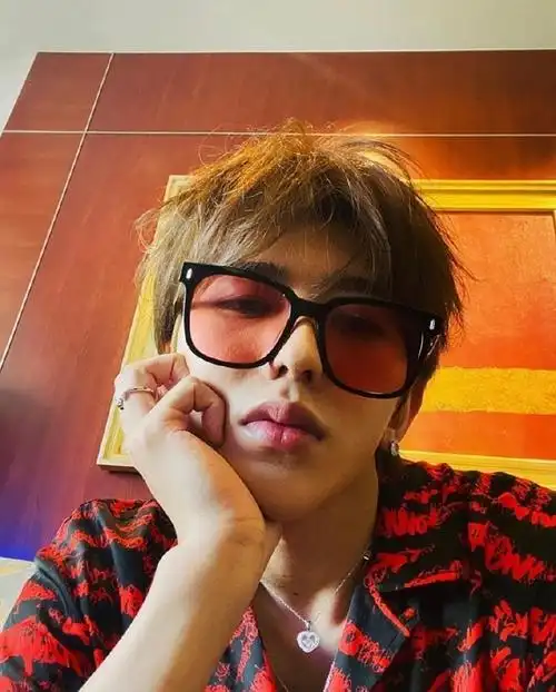 蔡徐坤超话,#蔡徐坤新歌rideordie#    想啥呢@蔡徐坤  #蔡徐坤ins