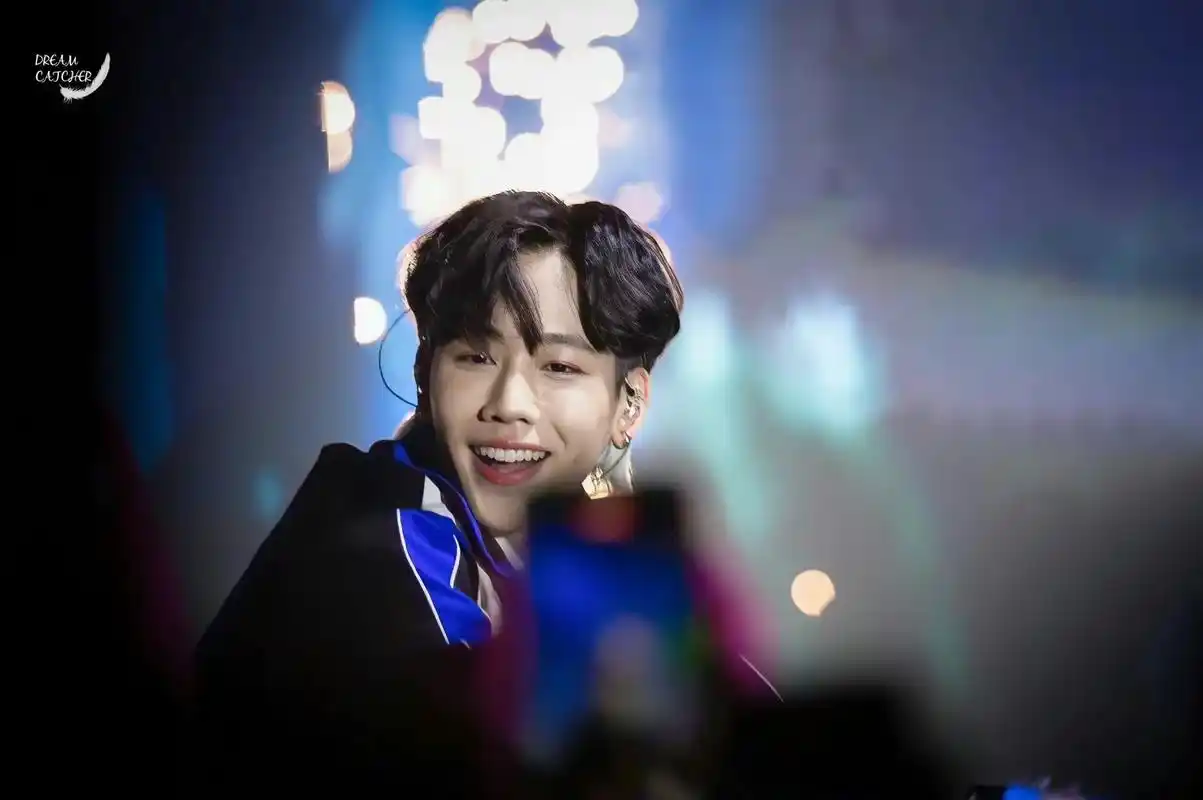 泰星war刘沃沃.wow～～～狼尾77染发绝了 #warwan - 抖音