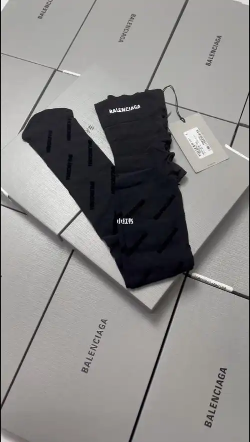 balenciaga植绒弹幕满印logo丝袜