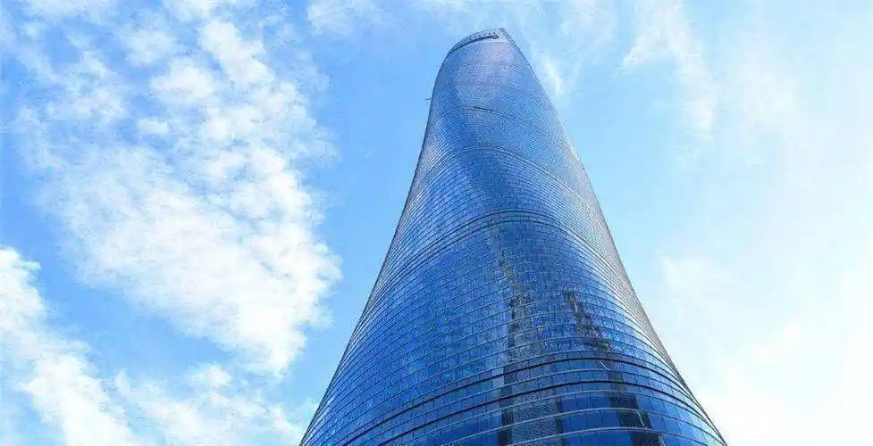 高632米的上海中心大厦,刮大风时摆动超1米,里面的人是否安全呢_城市