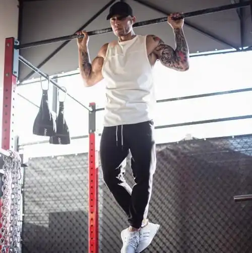 果然大神就是随便玩把街舞和健身融合在一起把健身和滑板融合除了健身