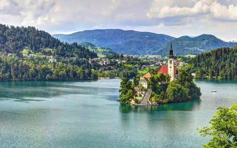 布莱德湖一个美的让人惊艳的地方