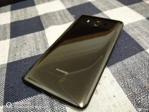 完美成色顶配亮黑色mate10