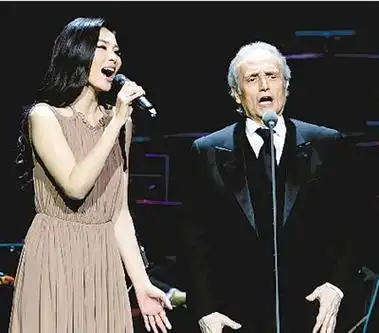 "巅峰之夜"唱响《别无所求》-郑州日报数字报-中原网-省会首家数字报