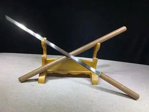 全球霸道冷兵器:第1款10米内无人可近身,第2外形奇特产自非洲