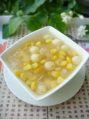 莲子甜玉米银耳羹的8步做法