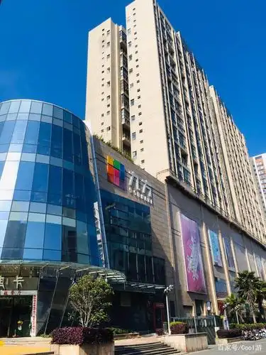 赣州的九方购物中心,就在章江新区,国内没几个城市有