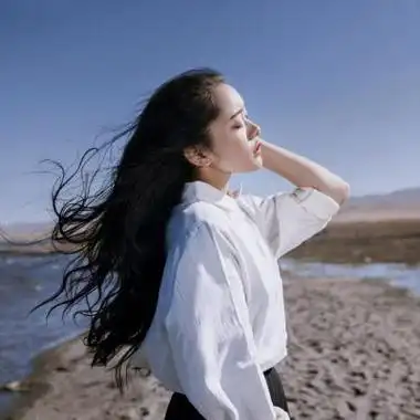 女生长发唯美头像