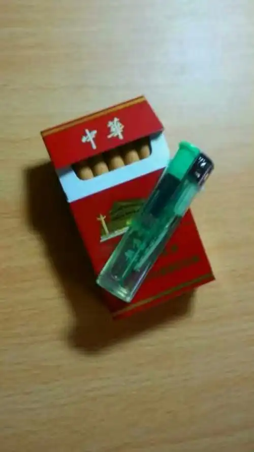 香烟图片真实照片情侣牵手图片真实照片