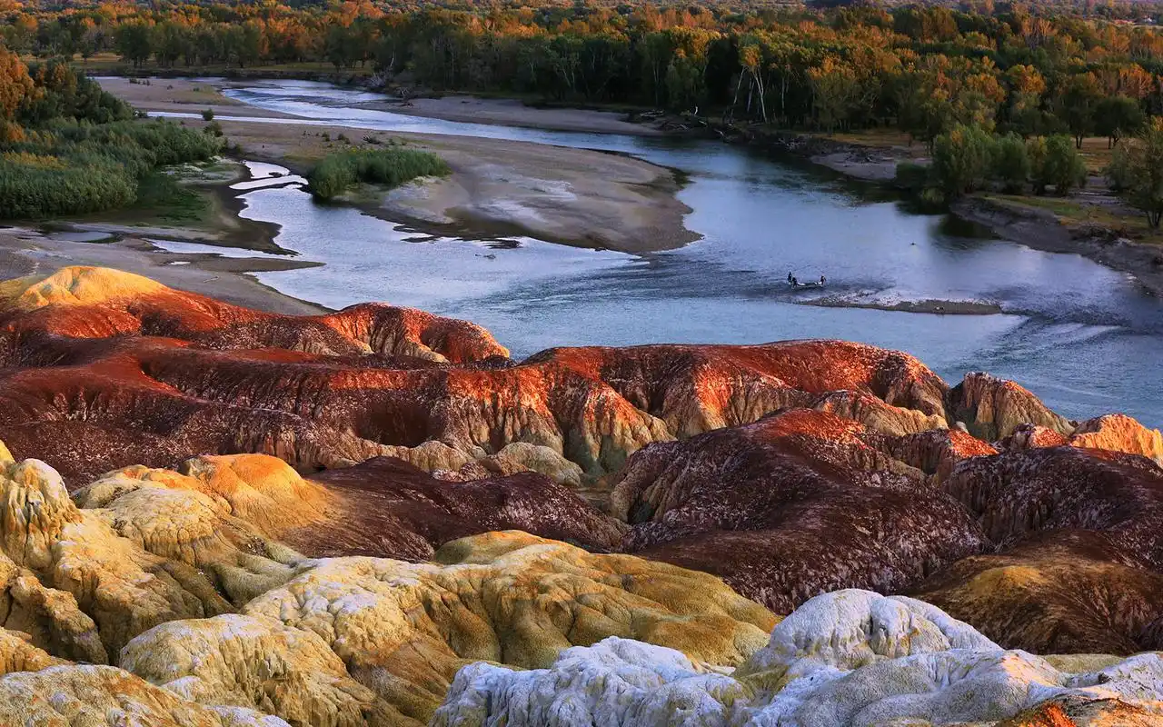 新疆五彩滩自然风景图片桌面壁纸