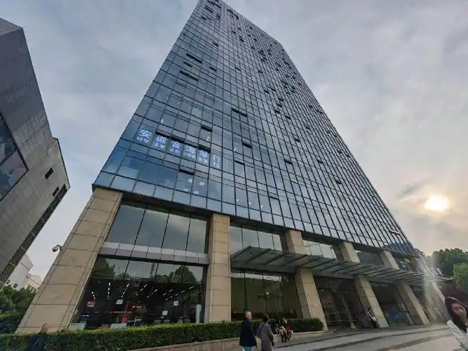 【13图】华润五彩城!西湖国际商圈发达!家具配齐!