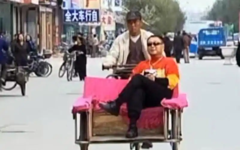 唯一把倒骑驴坐出上海滩的感觉