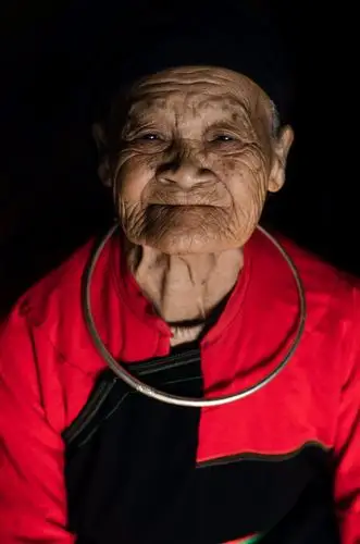 法国摄影师拍摄的越南少数民族肖像