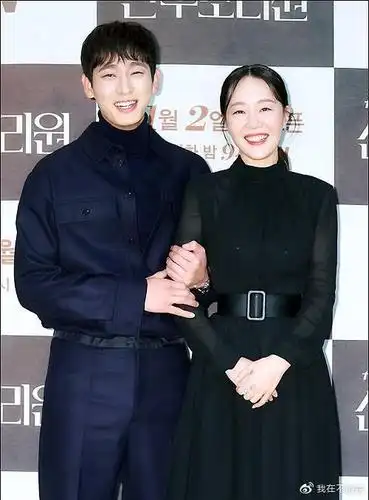 朴河宣等韩国艺人出席tvn新剧《产后调理院》发布会