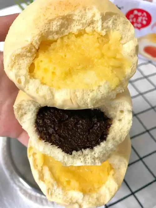 还有卡仕达,红豆沙,巧克力馅的7515揣上一包奶皮白面包轻松享用