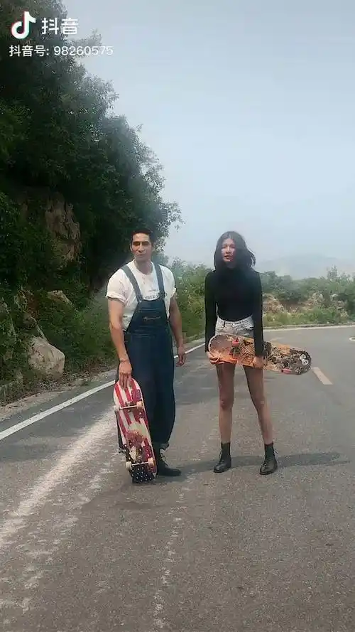 你们说摄影师是不是嫉妒大叔aaben莎莎kawsarayy故意的吧0404睡前