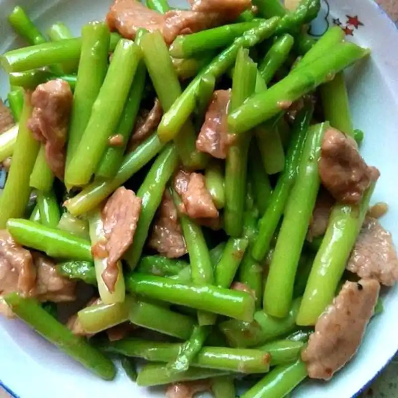 芦笋炒肉片不入味,厨师说漏嘴:加上一点它,提鲜还入味