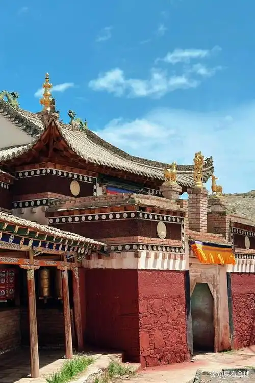 甘加秘境位于甘肃省西南部甘南藏族自治州夏河县甘加草原八角村西侧