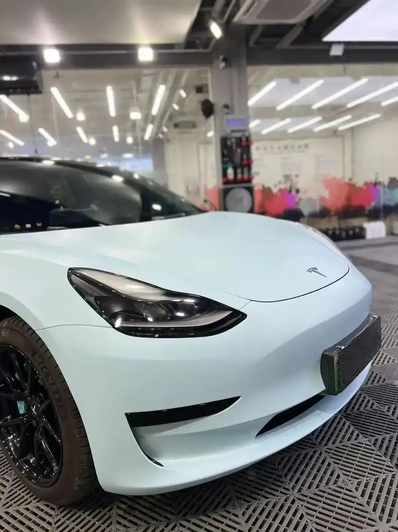 特斯拉model3改色艾格峰蓝