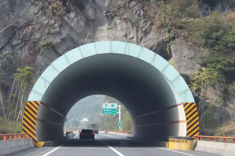 秦岭——隧道博物馆图片995,陕西省旅游景点,风景名胜 - 蚂蜂窝图库