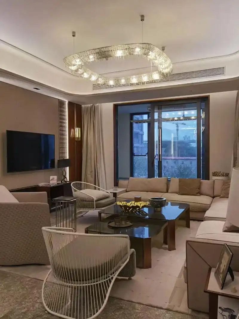 绿地61海珀外滩97全新样板间急租.166户型介绍:257四房, - 抖音