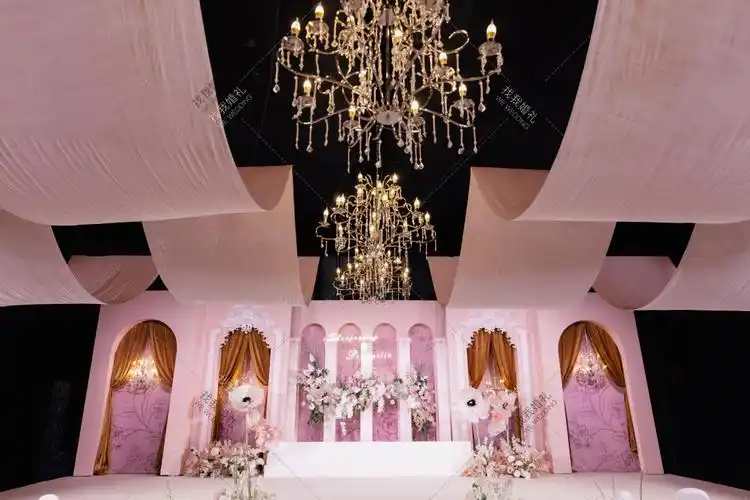 粉色是夏末最特别的色彩白色主题室内洛可可现场布置图片_效果图_策划