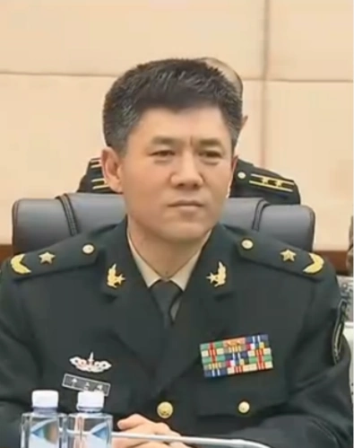 p>李玉超,男,中共党员,上将军衔,毕业于全军首届师团职硕士研究生班.