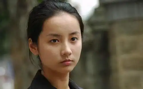 "赛金"吕一:陷离婚风波"恩爱"人设遭质疑,揭露明星婚姻真相