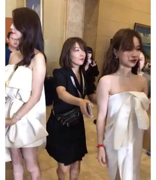 30岁张大奕官宣喜讯,甜曝"11字"宣言点头嫁了,曾卷入小三风波_廖君豪