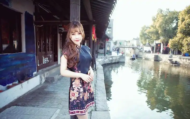 性感模特旗袍古镇写真集电脑壁纸下载_美女壁纸_壁纸下载_美桌网