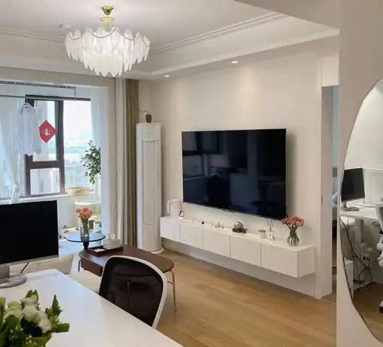 学他家奶油风新房,装修简单,不做电视墙很耐看,全屋显得很温馨