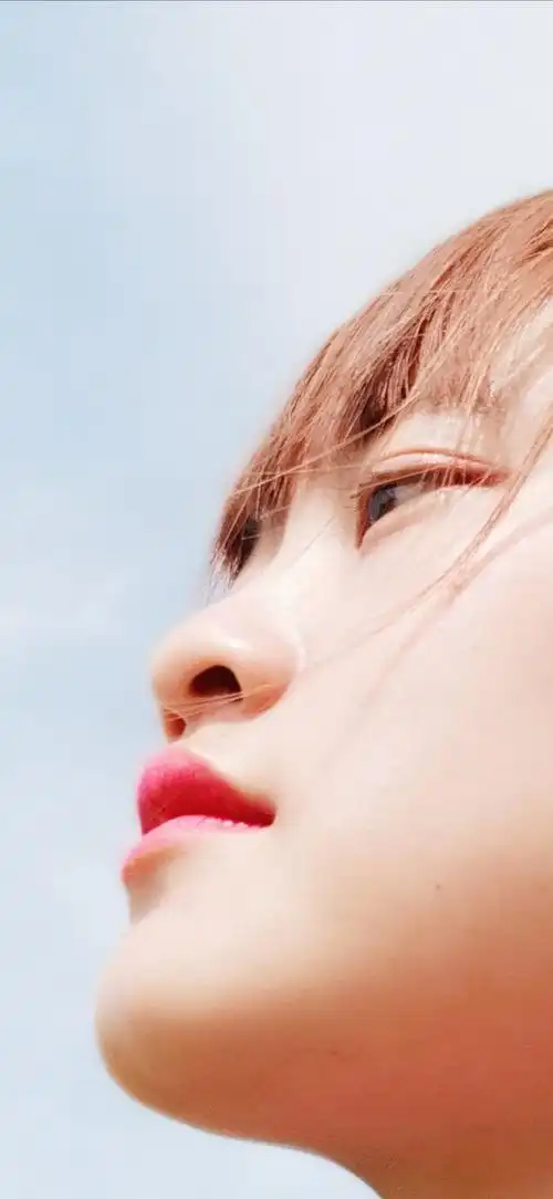 终于有好看的侧颜了