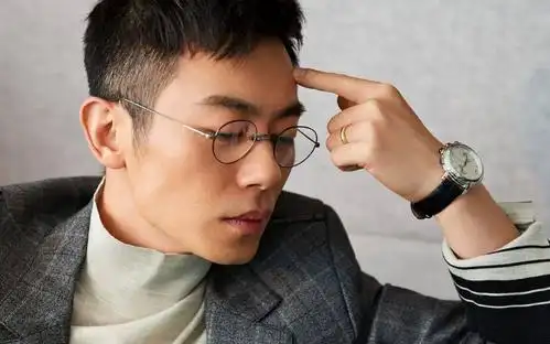 深扒朱亚文后,还有人说他仅仅只是"行走的荷尔蒙"吗?