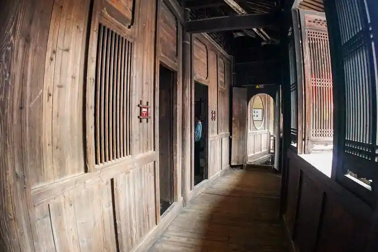 民居瑰宝——福建土楼