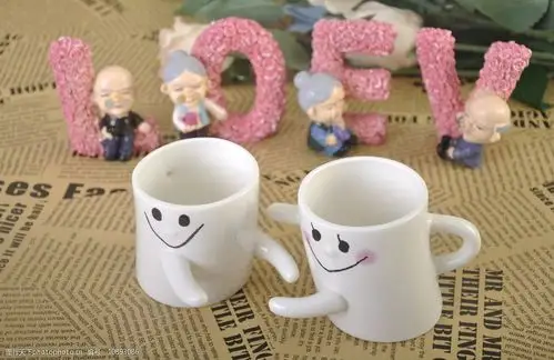 创意抱抱杯图片