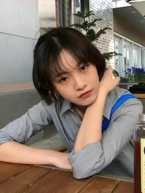 好清秀的姑娘啊