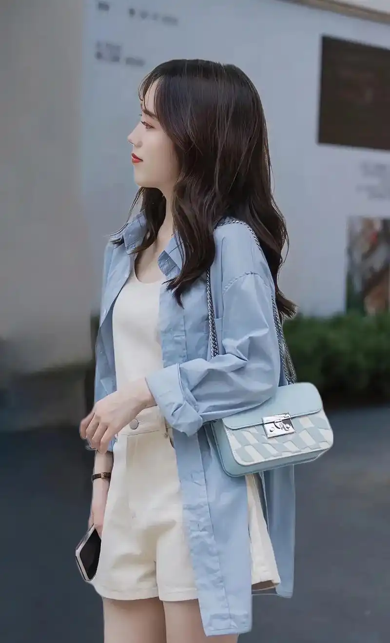 小个子女生夏天这样穿休闲又好看~高级感雾霾蓝法式衬衣77白色内搭
