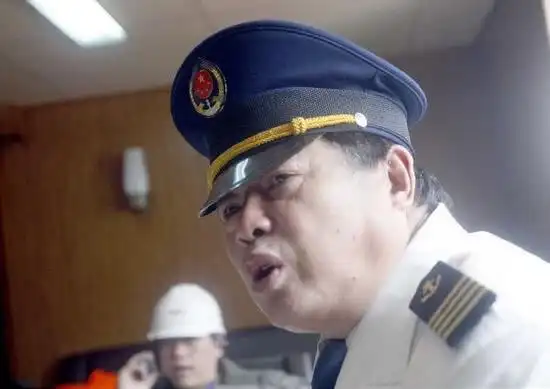 "振华4"号凯旋 船长揭秘逼退海盗幕后故事