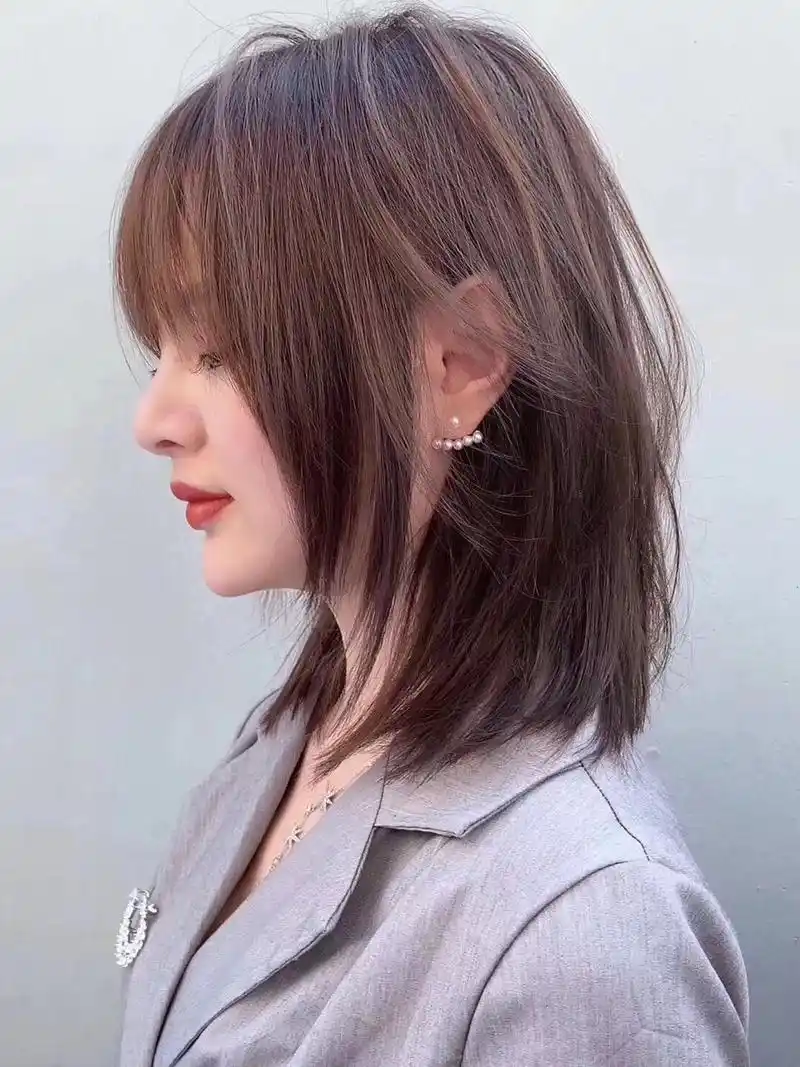 辛芷蕾的法式刘海 锁骨发.