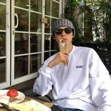 超帅冷酷的戴帽子男生高冷头像