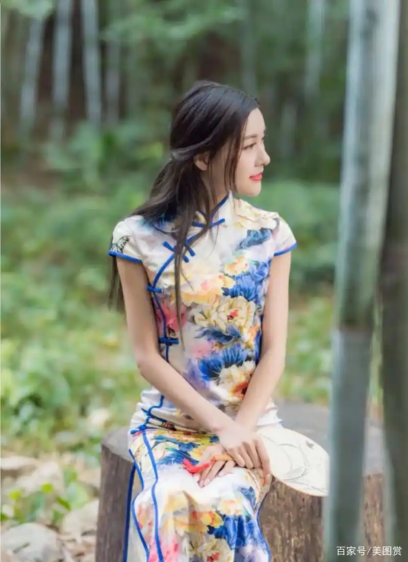 美丽动人旗袍美女漂亮古典成熟大方;优雅大气长发飘飘温柔的诱惑