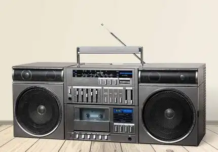 旧的盒式磁带录音机图片-旧的盒式磁带录音机素材-旧的盒式磁带录音机