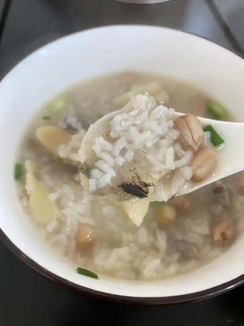 柴鱼花生粥 开片生晒柴鱼干 ,方便简单,煲汤,煲粥都可以,味道超鲜甜!