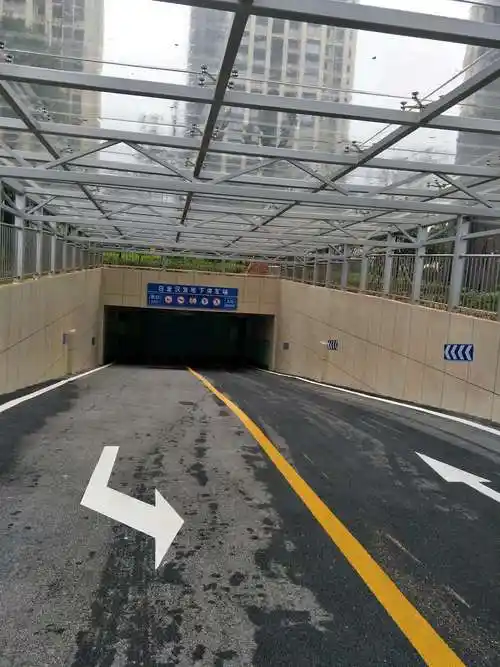 白金汉宫地下车库的进口