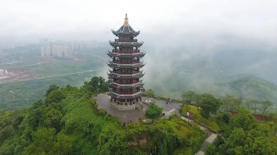 这是9月9日航拍的重庆市长寿菩提山景区的"圣灯塔".
