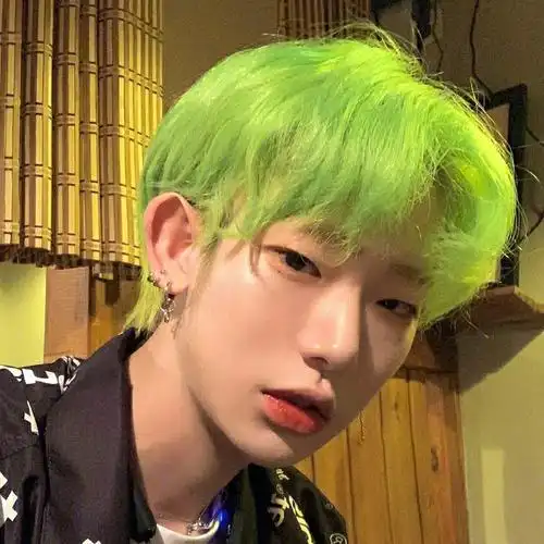 染了这个绿出门一定要做好被问的准备,因为绿色被人们赋予了不吉利的