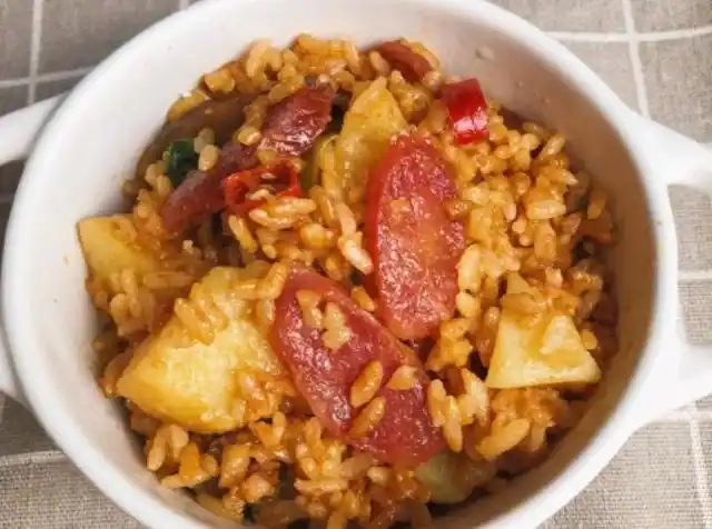 教你五道经典特色焖饭,菜跟饭一起烧,简单又好吃,上班族省事了