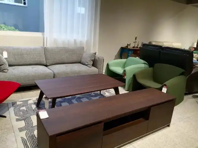 奥莱名品外贸家具折扣仓