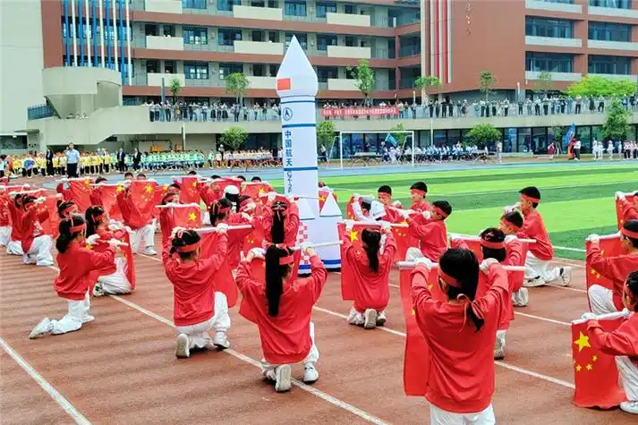 让童年"动"起来,重庆科学城南开小学第二届春季运动会开幕-上游新闻